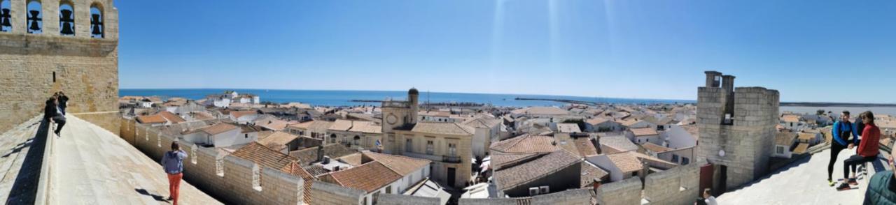 Spacieux Front De *